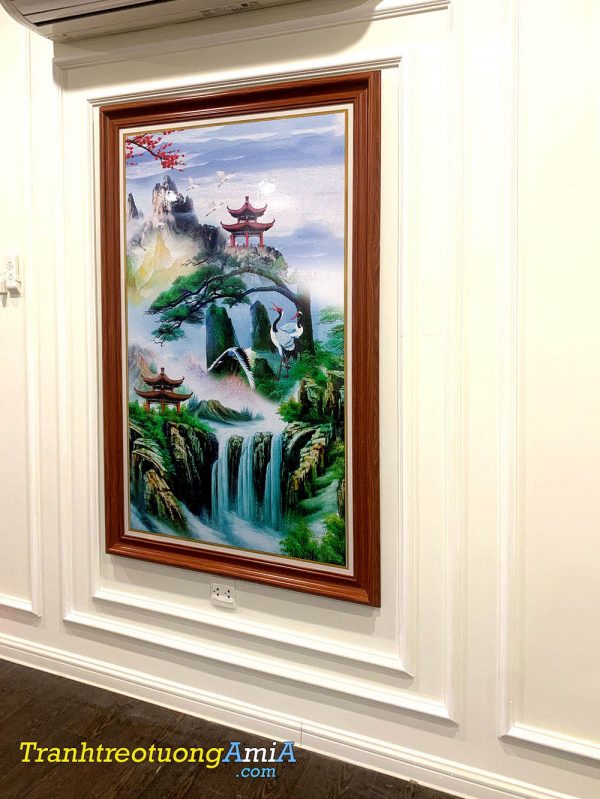 Hình ảnh Tranh phòng khách sơn thủy khổ dọc treo ô âm tường đẹp AmiA TPK113